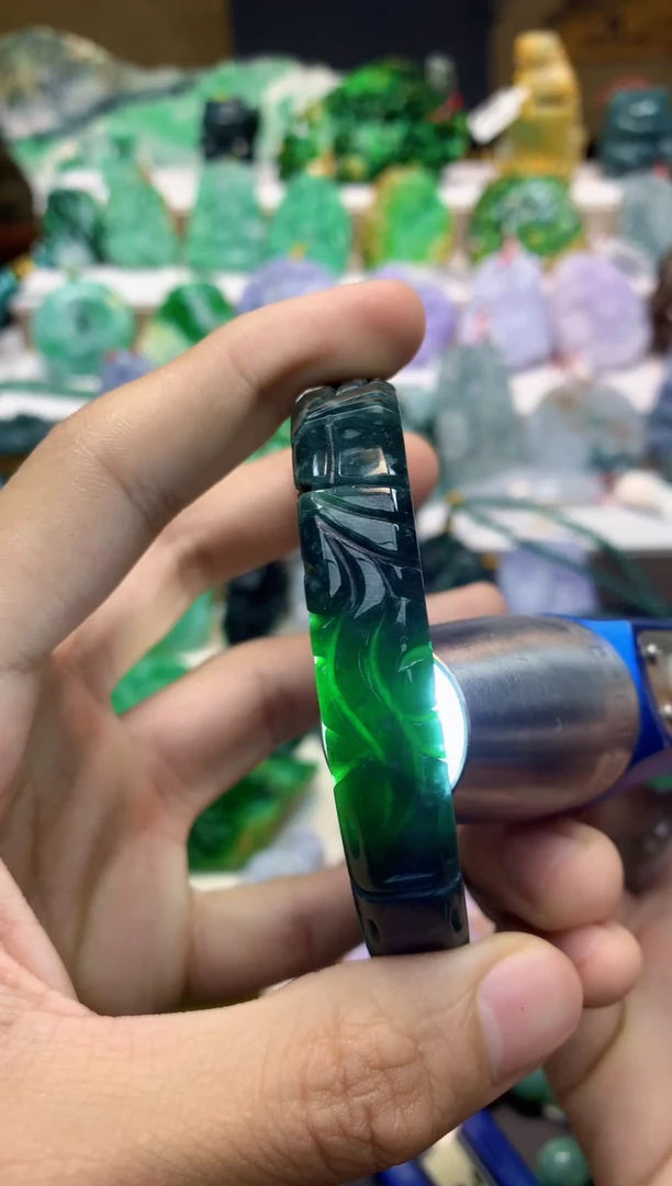 颈饰未镶嵌翡翠天然A货翡翠