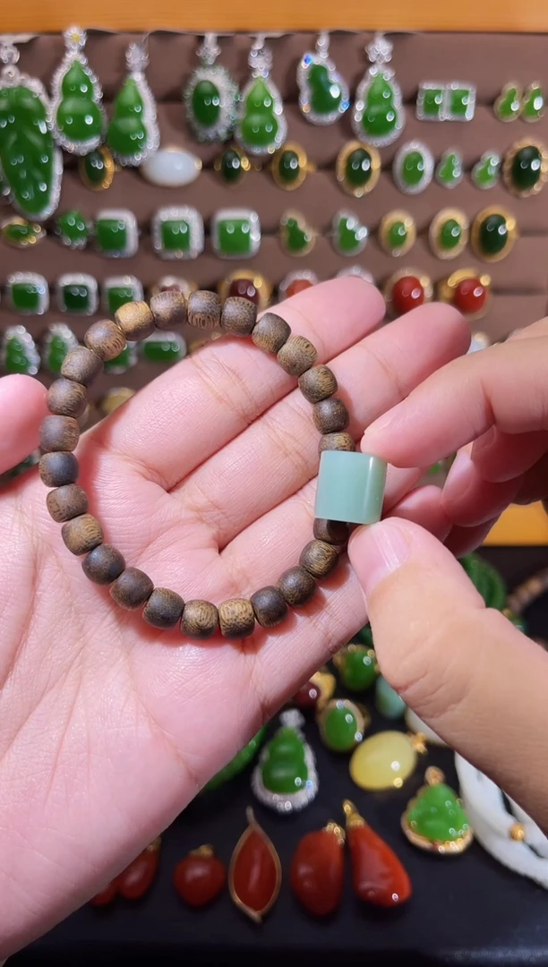 未镶嵌沉香吊坠都*沉香手串设计款