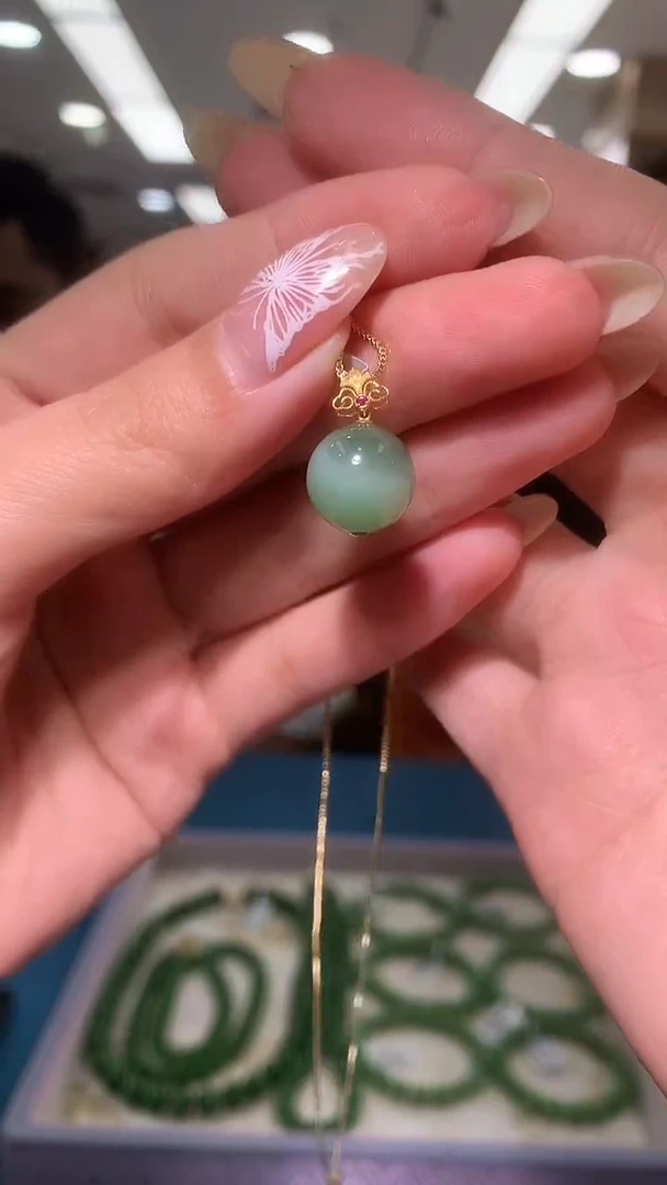 颈饰18K金镶嵌和田玉【宝石世家严选】