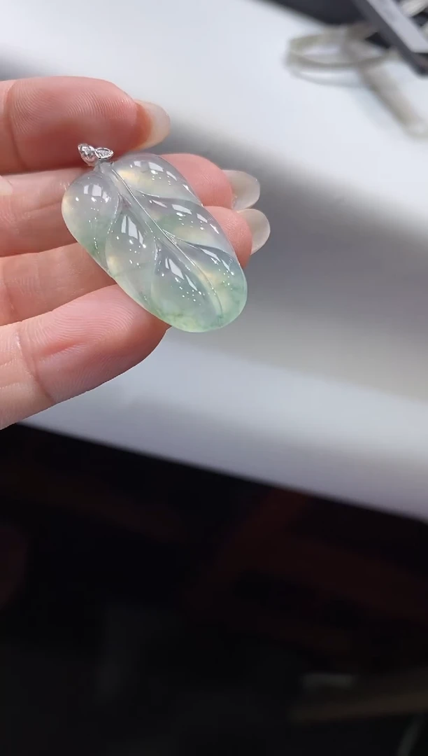 翡翠18K金镶嵌吊坠(不含链)叶子