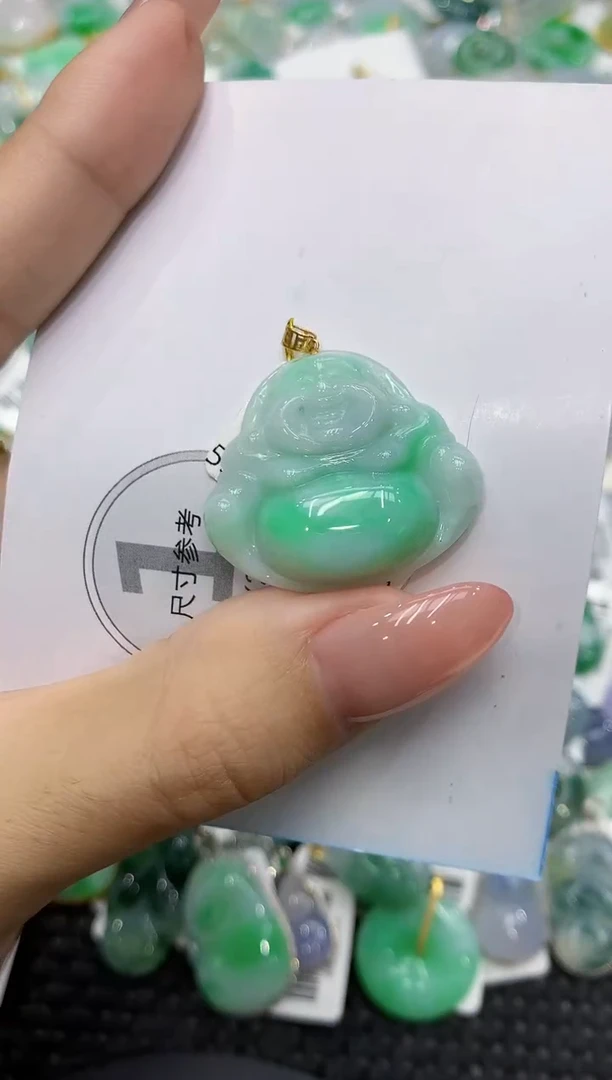 颈饰18K金镶嵌翡翠111111111111