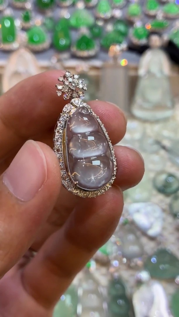 吊坠(不含链)18K金镶嵌翡翠豆子