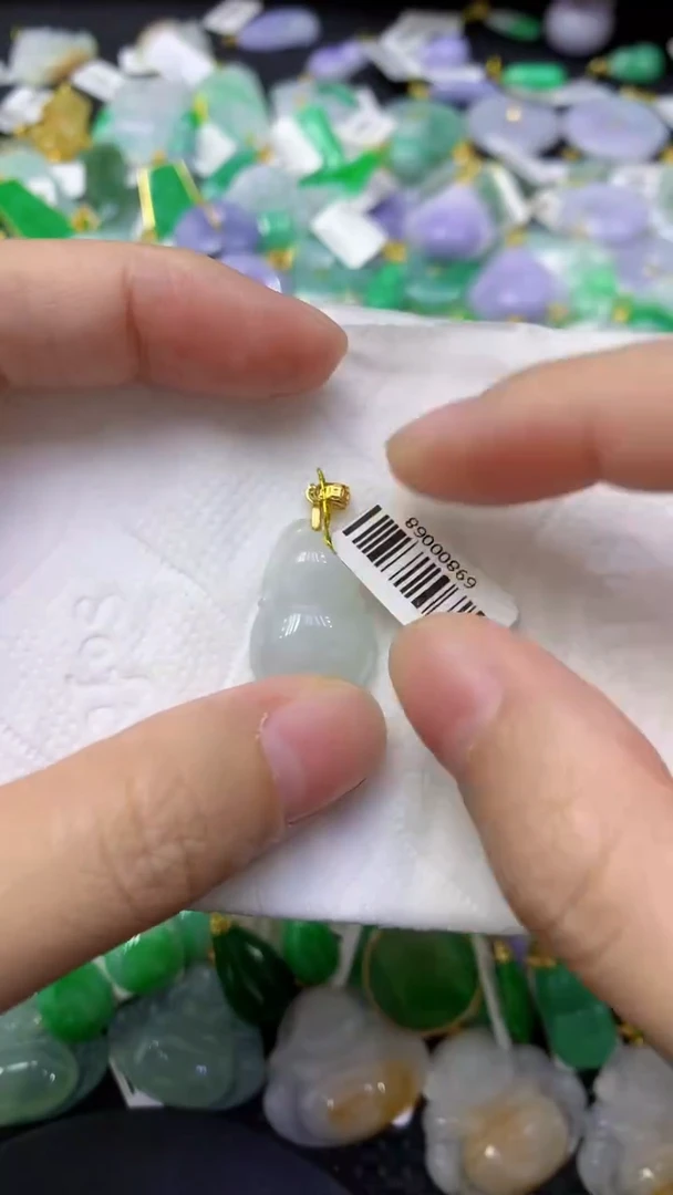颈饰未镶嵌翡翠天然缅甸翡翠A货