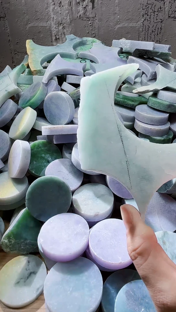 翡翠未镶嵌颈饰天然翡翠A货830