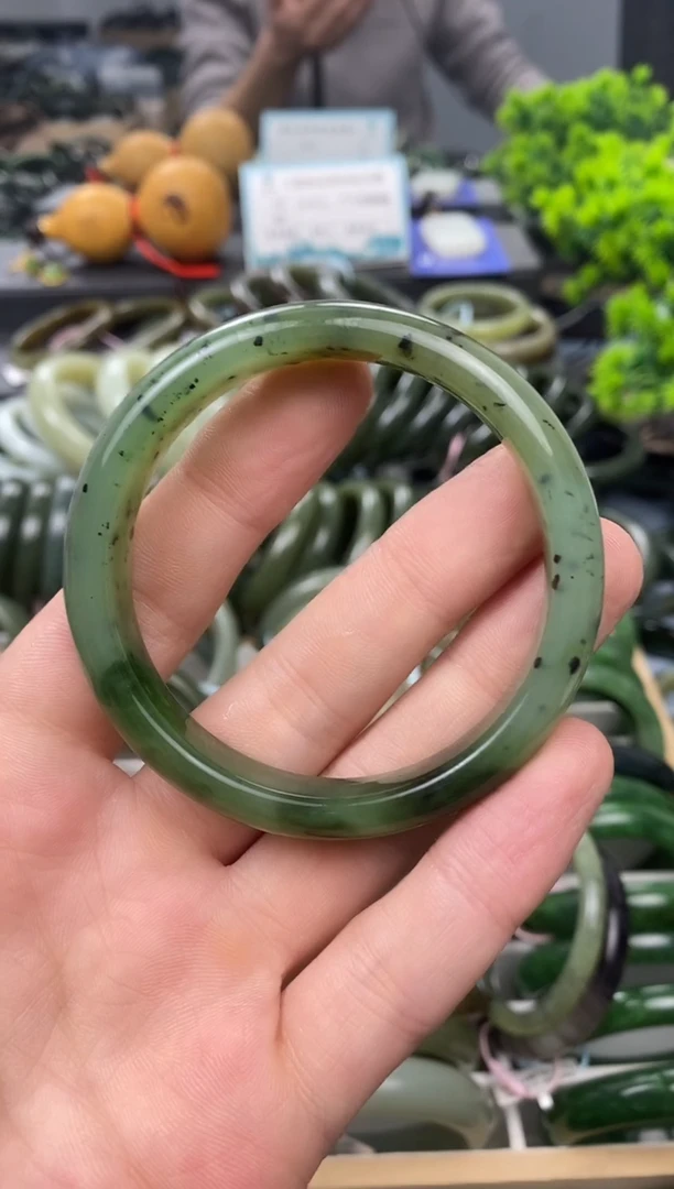 未镶嵌手镯和田玉55.2