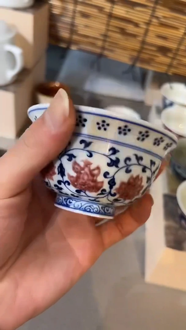 景德镇高温瓷缠枝莲压手