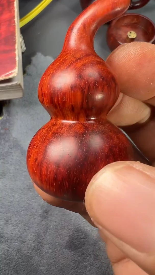 紫檀木类端景台印度小叶紫檀手把件葫芦