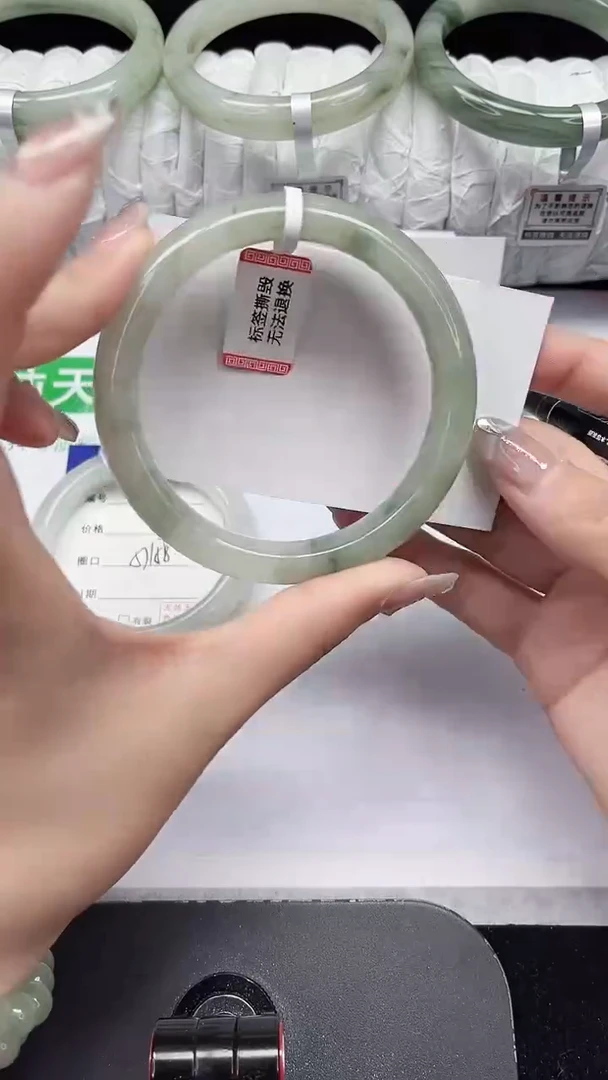 未镶嵌手镯石英质玉122-61/62