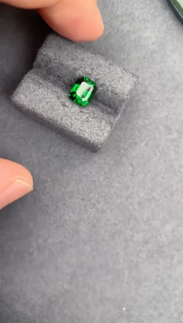 石榴石裸石未镶嵌2.03ct沙弗莱AC