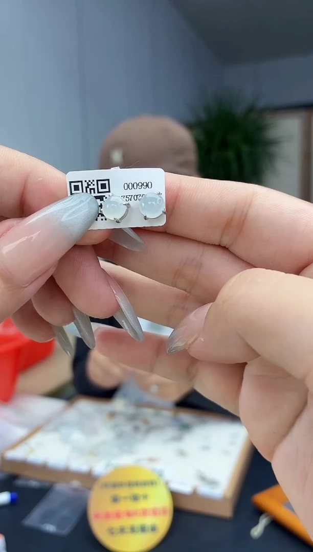 颈饰银S925镶嵌翡翠1111111111