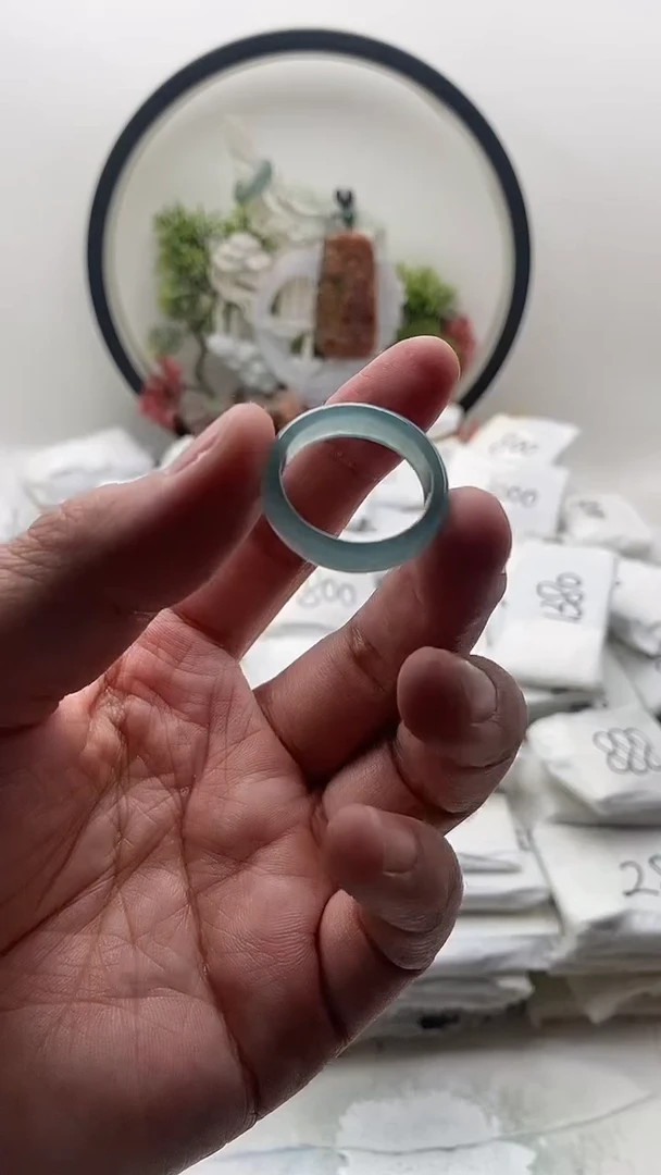 颈饰未镶嵌翡翠戒圈