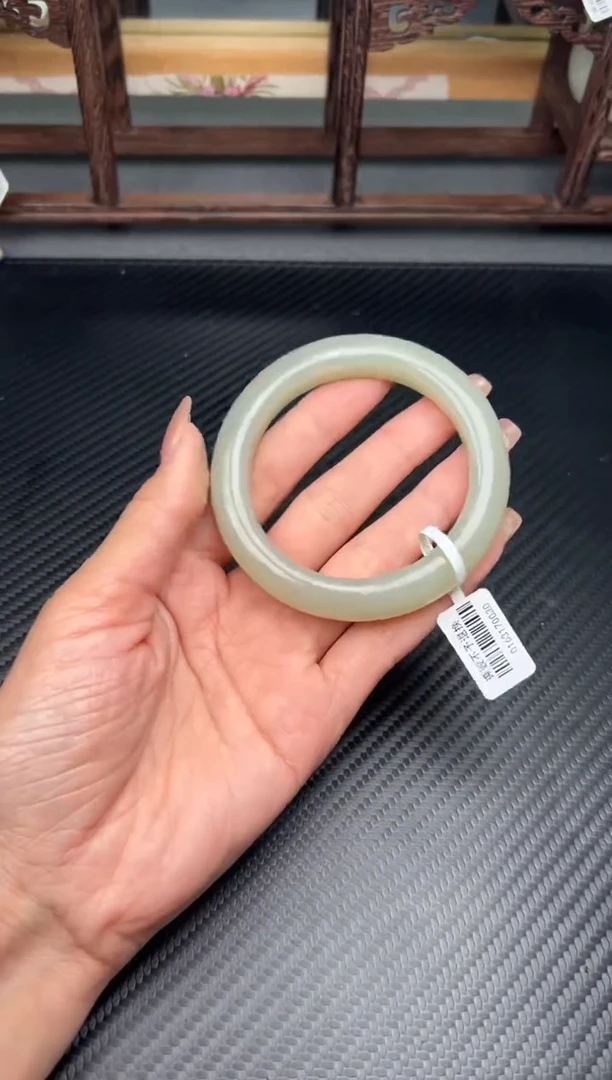 未镶嵌手镯和田玉且末微色差近矿56+HJ