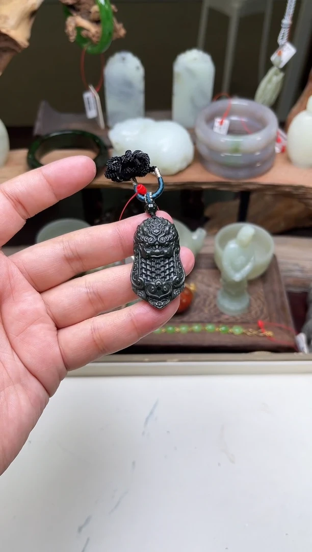 【闪购商品】和田玉吊坠未镶嵌青海黑青 饕餮盾牌 多样性发一