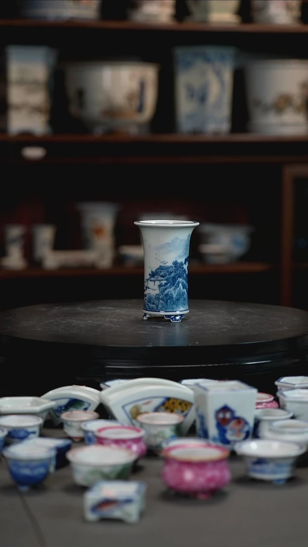 釉下青花山水手绘盆逐*?釉下青花山水手绘盆 逐*?