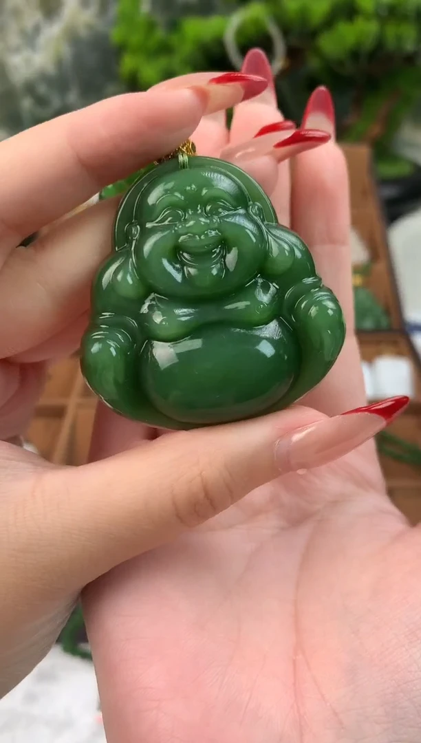颈饰未镶嵌和田玉吊坠