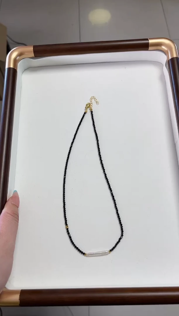 颈饰未镶嵌尖晶石?****鱼，尖晶石单圈项链