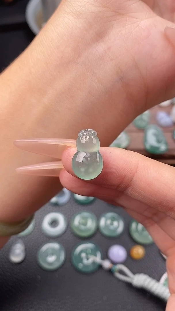 颈饰未镶嵌翡翠葫芦1