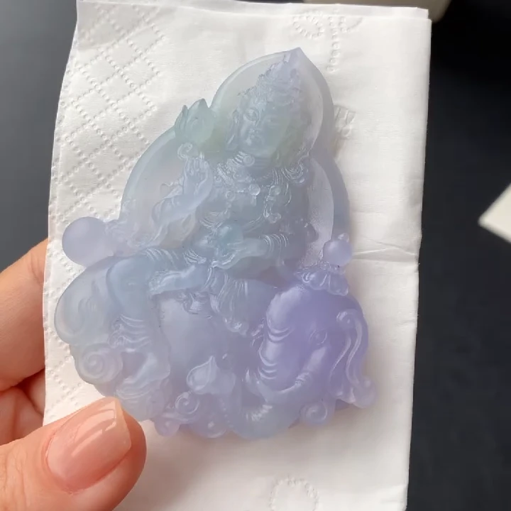 缅甸天然定制翡翠吊坠挂件