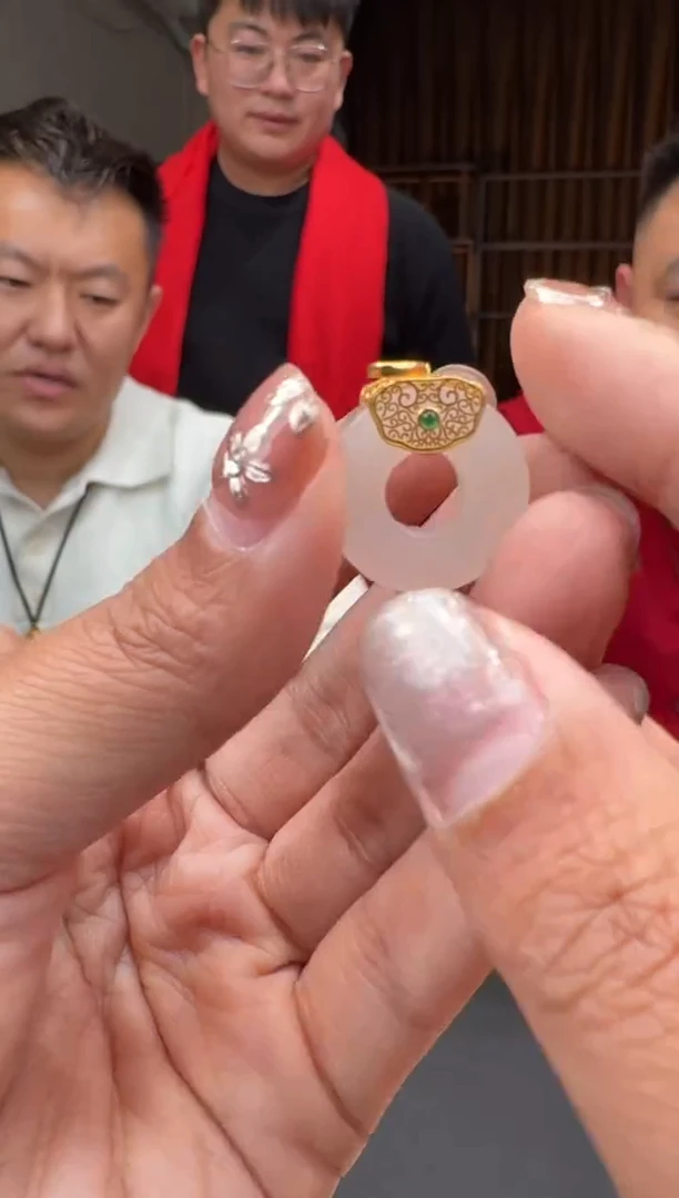 【闪购商品】和田玉3218K金镶嵌1.29巴哥