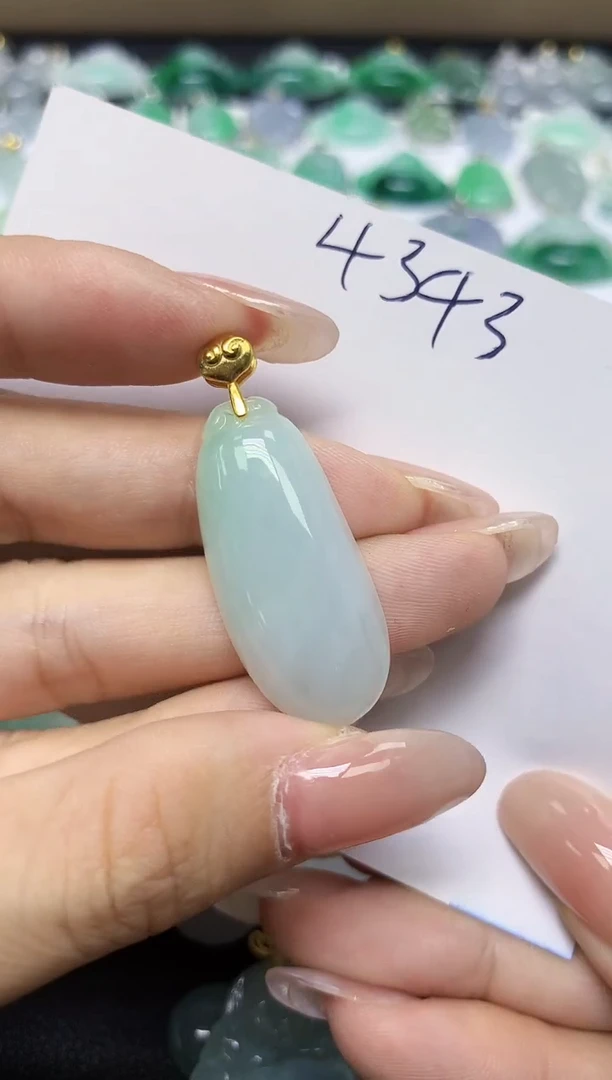 翡翠未镶嵌颈饰天然缅甸翡翠A货