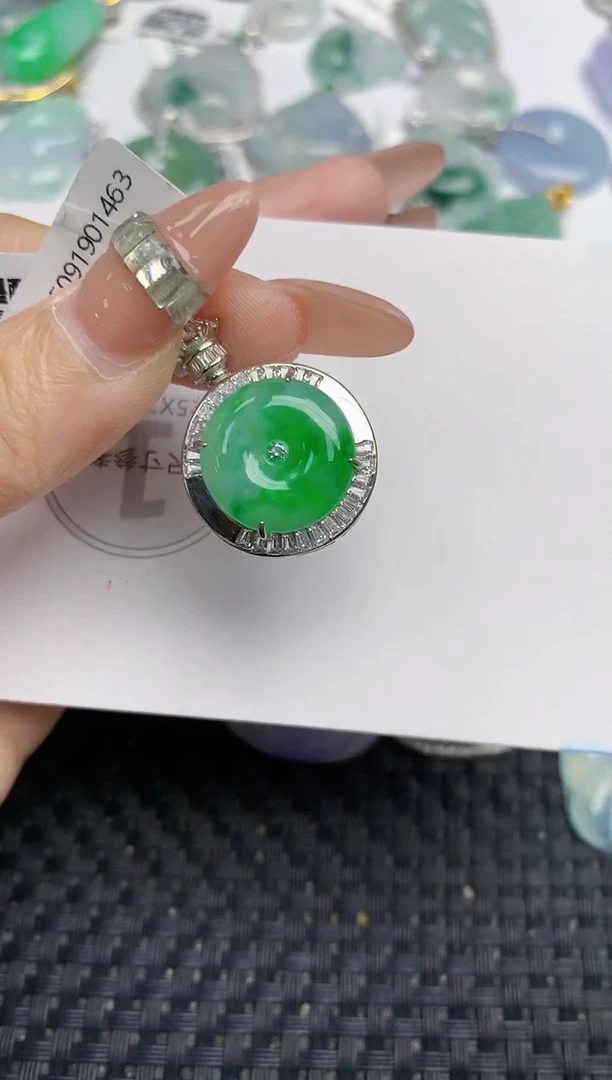 颈饰未镶嵌翡翠天然缅甸A货翡翠百元以上9元证书费自理