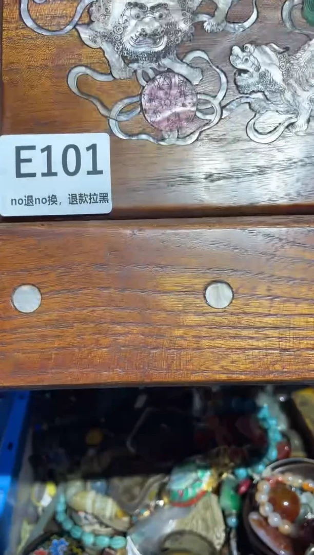 瓷片赢**事表姐直播所见所得