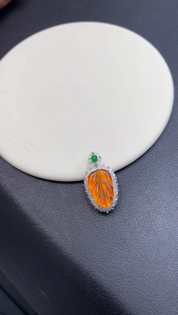 18K金镶嵌定制翡翠48小时鉴赏期 退货不扣服务费