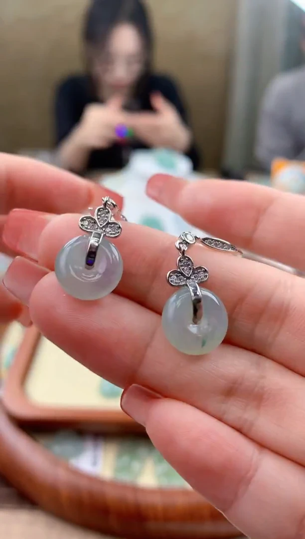 颈饰未镶嵌翡翠天然A货翡翠挂件