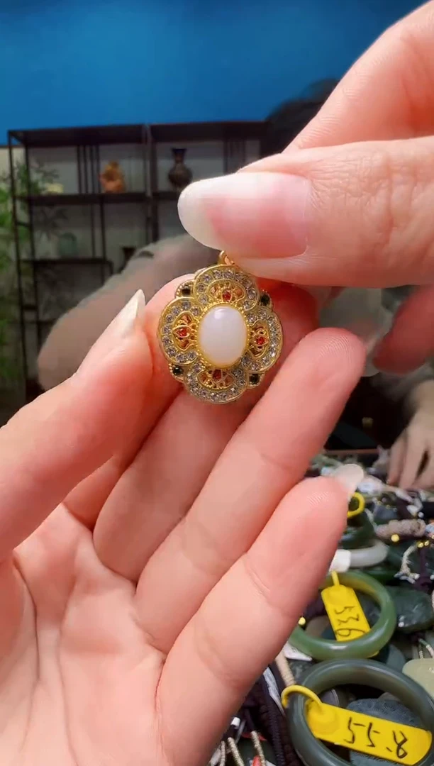 颈饰未镶嵌和田玉1