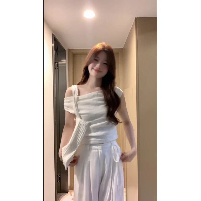 白色斜肩纯欲修身短款露肩短袖T恤女2025新款白色休闲长裤两件套