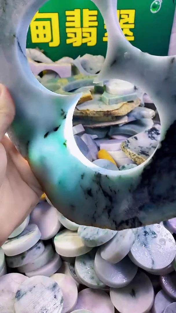 裸石翡翠纯天然缅甸翡翠70