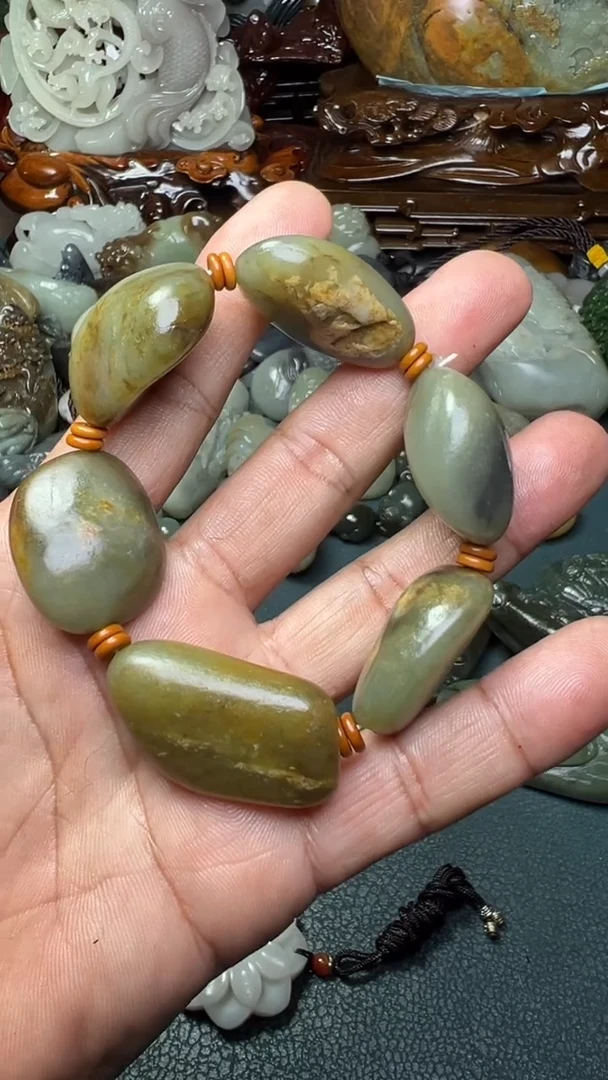 未镶嵌和田玉把件-