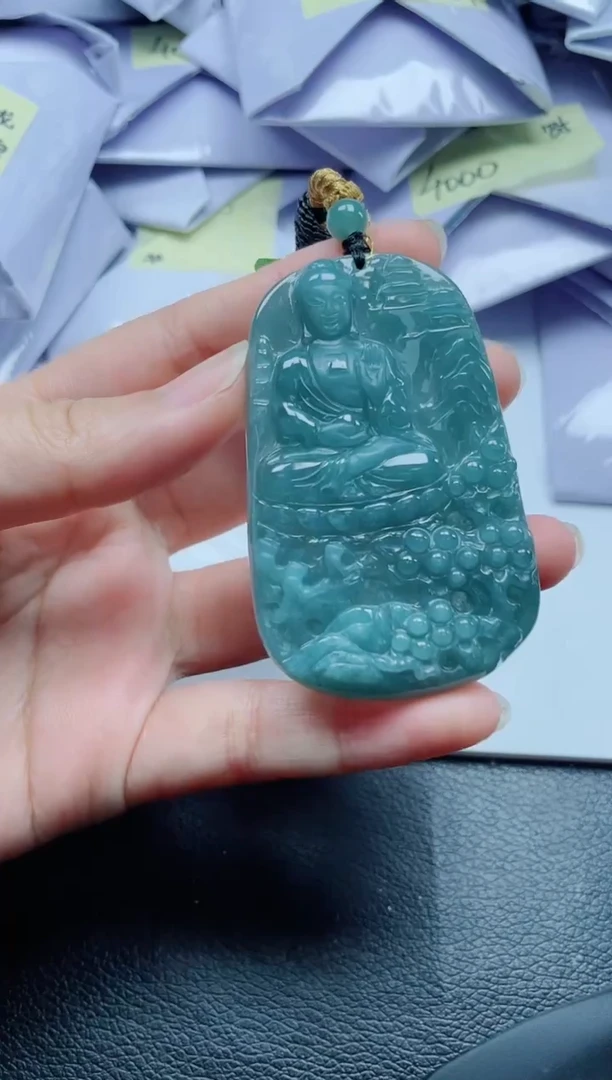 翡翠未镶嵌颈饰