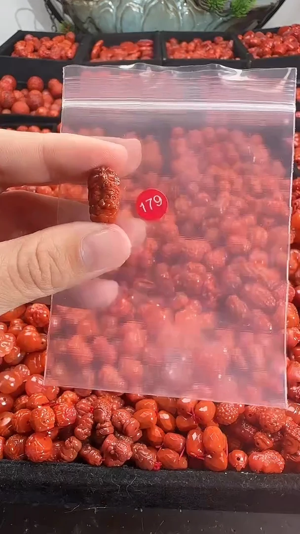 颈饰未镶嵌南红玛瑙1