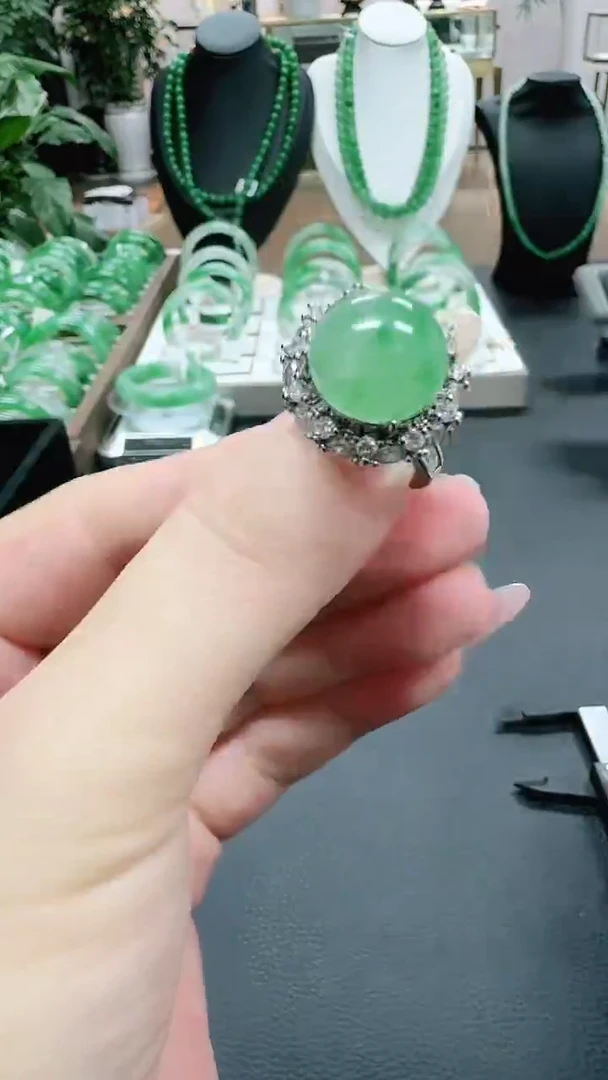 未镶嵌1石英质玉（非洲翠）/7458