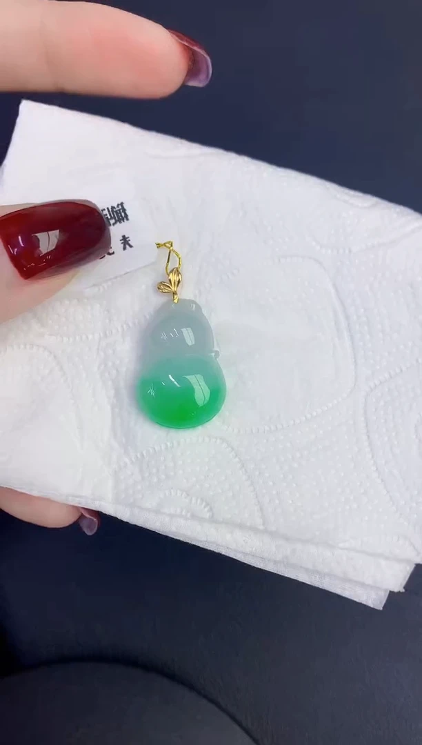 颈饰18K金镶嵌翡翠缅甸天然翡翠A货