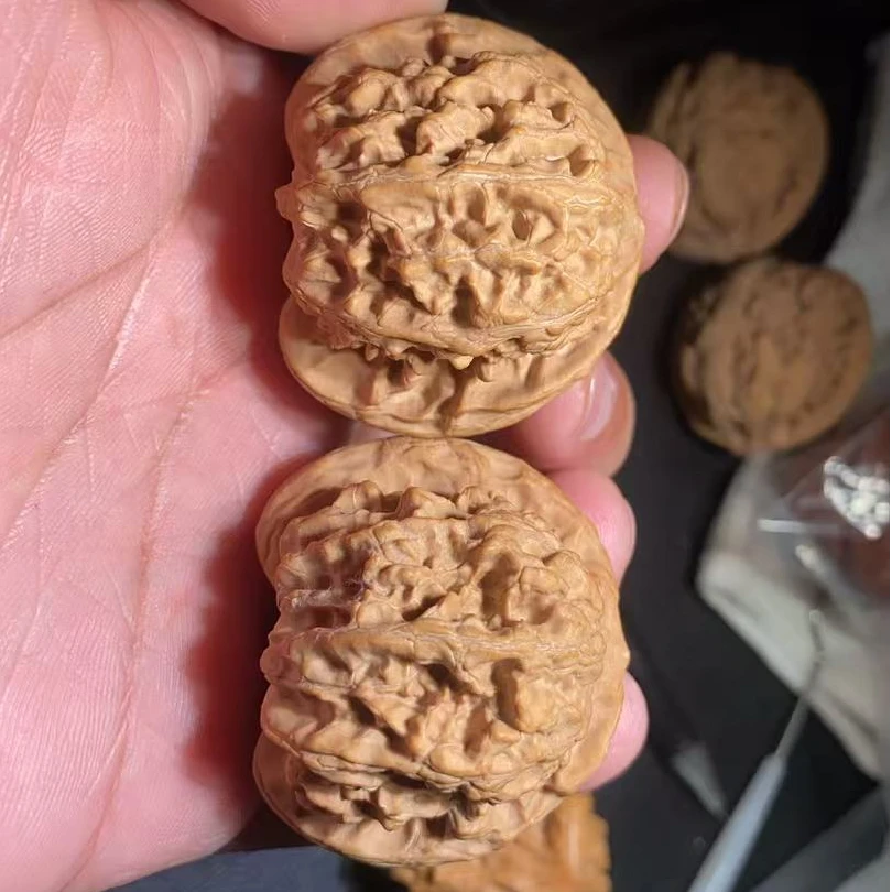 39左右狮子王文玩核桃文玩高端小众蜡皮4