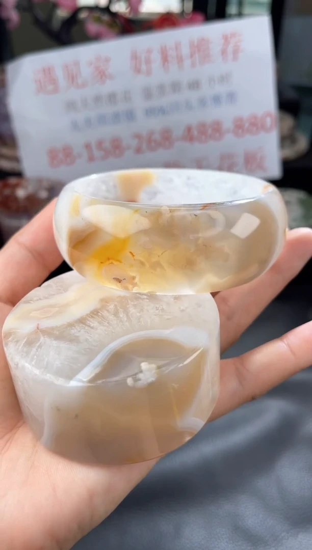 【闪购商品】石英质玉手镯未镶嵌66