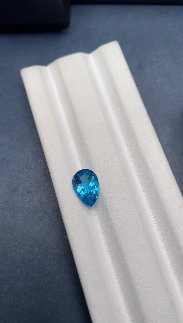 托帕石裸石3.875ct 8*12mm