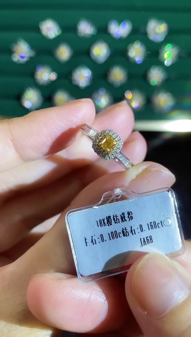 18K金镶嵌戒指钻石00