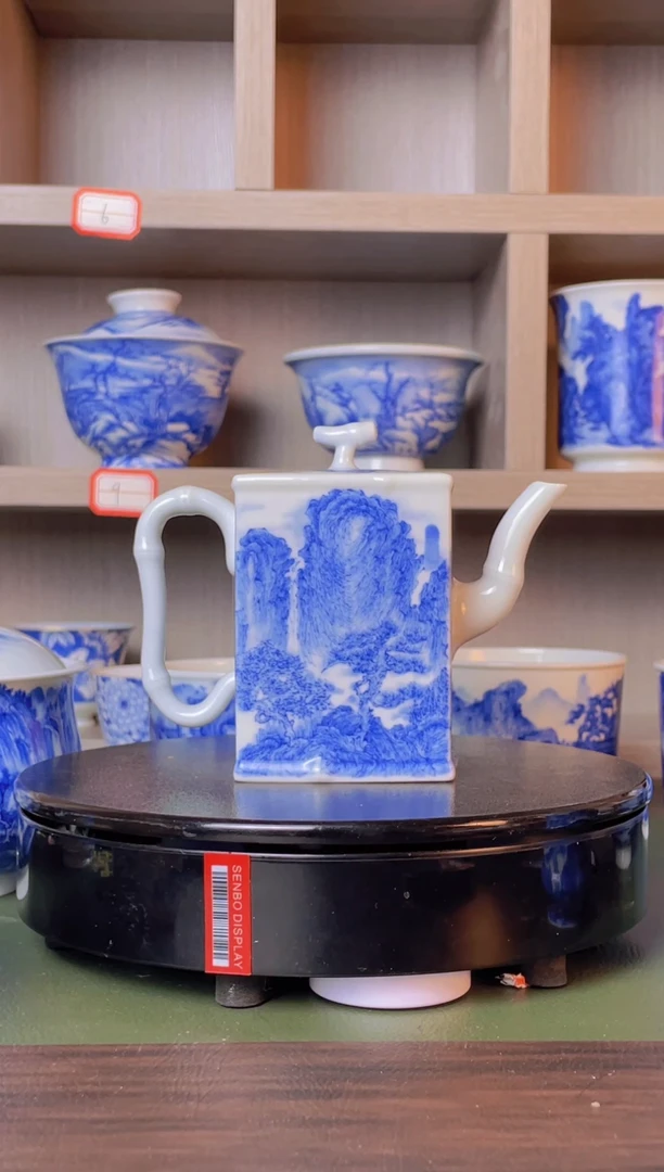 阿**楞精工青花山水壶