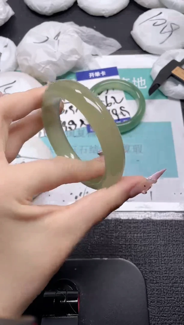 未镶嵌手镯石英质玉238-61