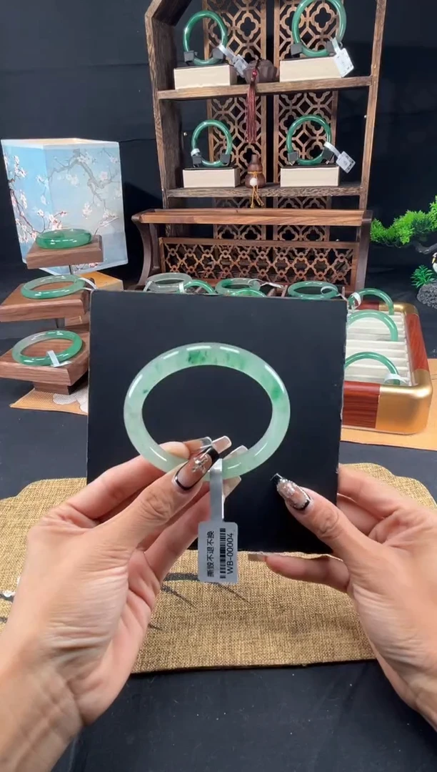 未镶嵌手镯石英质玉（非洲翠）圈口63