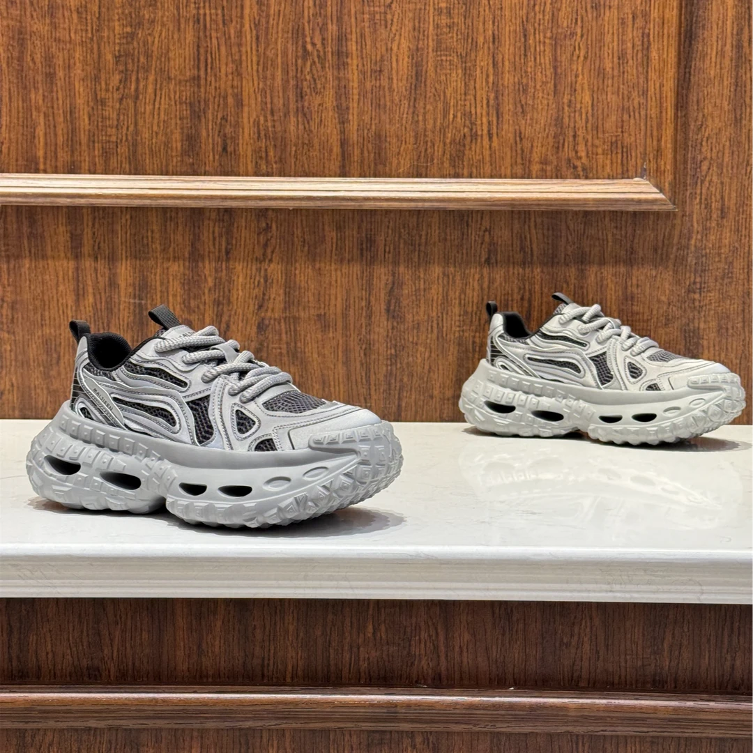 2025夏季新款时尚百搭潮流轻奢高端耐磨舒适休闲男鞋（标准码数）