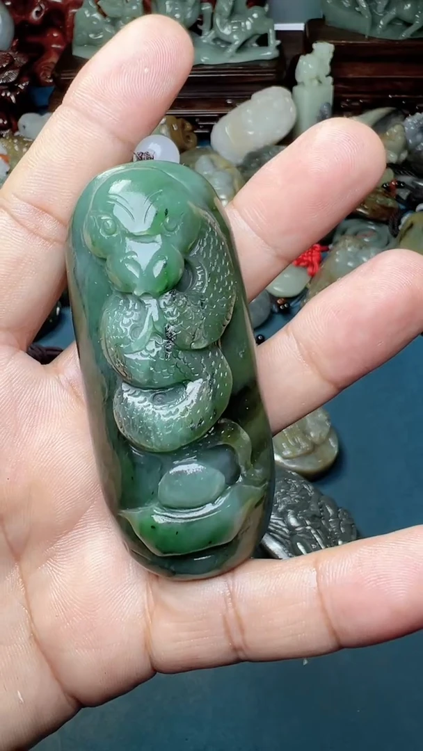 未镶嵌和田玉把件-