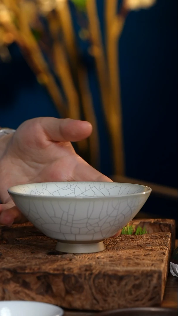 【闪购商品】【1445】亚光白釉开片斗笠茶盏