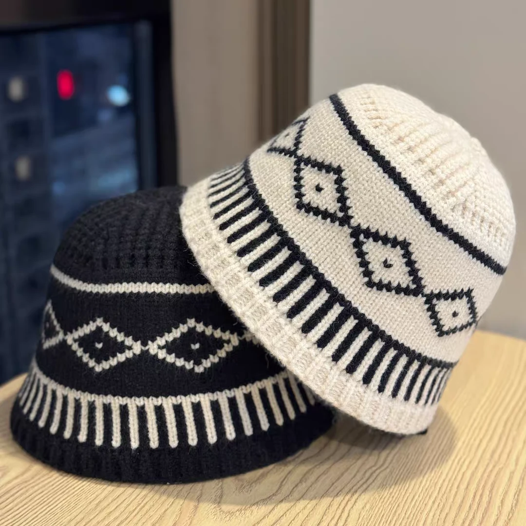 新款2025秋冬菱形图案毛线帽女情侣休闲百搭保暖护耳冷帽针织帽子