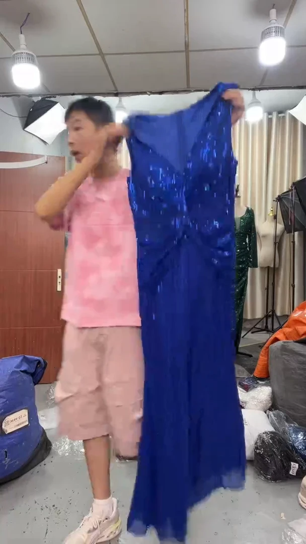 二蛋礼服=断码清仓