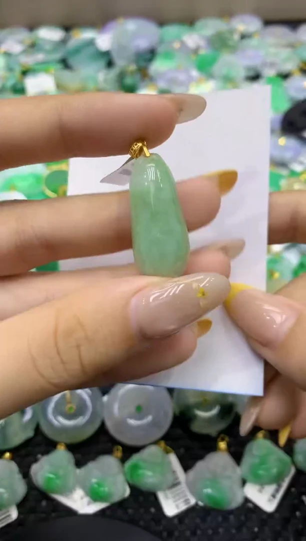 颈饰未镶嵌翡翠天然缅甸翡翠A货
