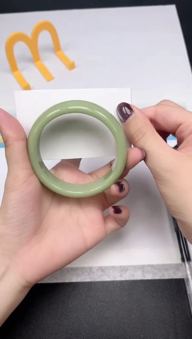 石英质玉手镯未镶嵌A235-60.4